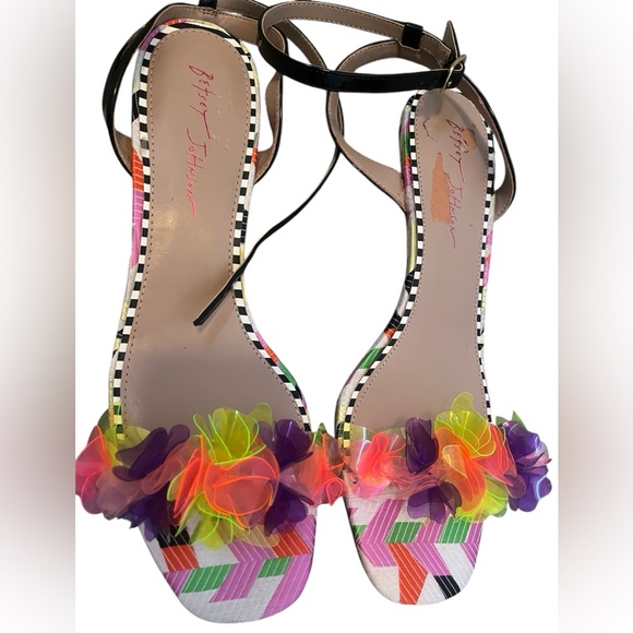 BETSEY JOHNSON the Kove Black and Multicolor Floral Sandals - Picture 5 of 12